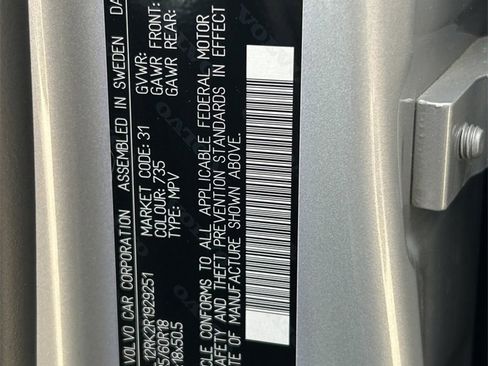 Used 2024 Volvo XC60 B5 Core image 25