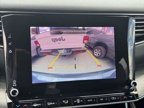 Certified 2024 Jeep Wagoneer Series II w/ Flexible Seating Group AWD/4WD image 27