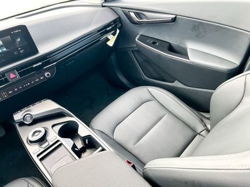 New 2025 Kia EV6 Wind image 12