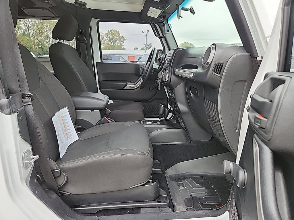 Used 2017 Jeep Wrangler Sport AWD/4WD image 28