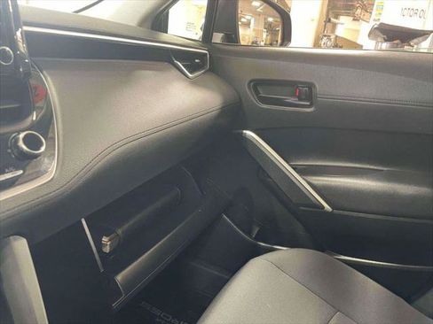 Used 2022 Toyota Corolla Cross LE w/ Moonroof Package AWD/4WD image 32