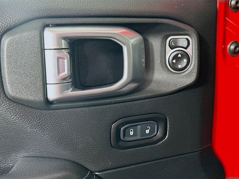 Used 2021 Jeep Wrangler Unlimited Rubicon 4xe w/ Steel Bumper Group image 18