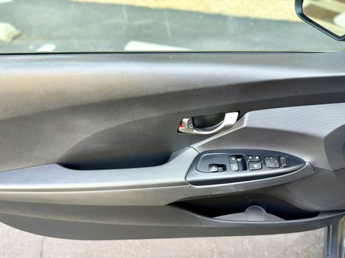 Used 2021 Hyundai Veloster 2.0 image 11