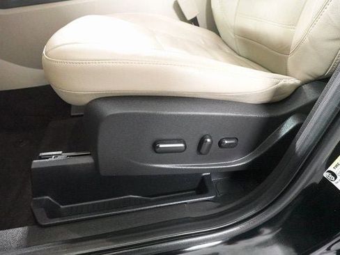 Used 2018 Ford Escape Titanium image 10