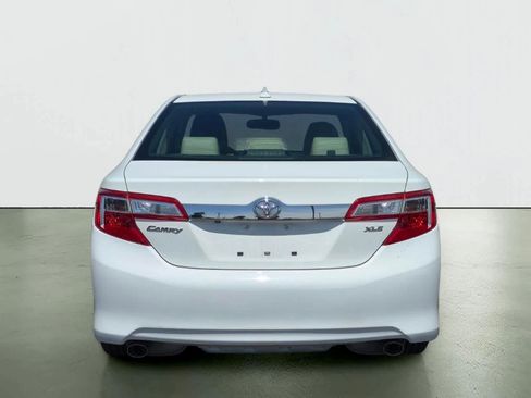 Used 2013 Toyota Camry XLE FWD image 5