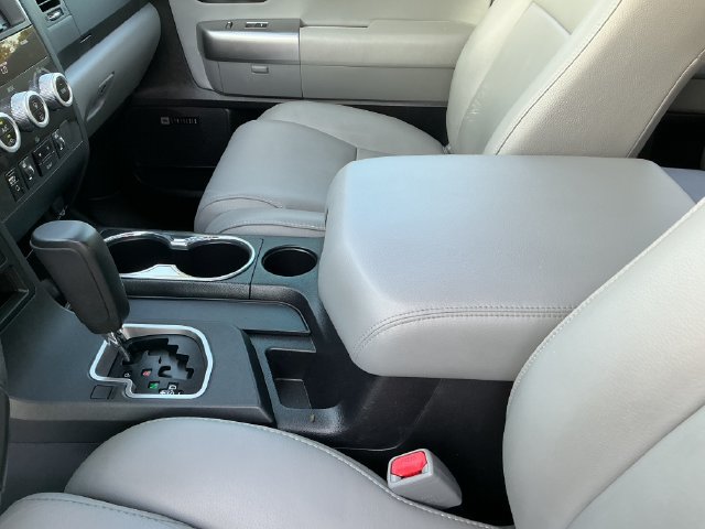 Used 2019 Toyota Sequoia Limited w/ Safety & Convenience Package AWD/4WD image 24