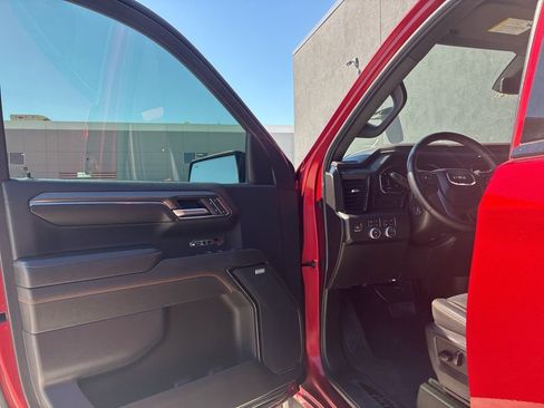Used 2024 GMC Sierra 1500 AT4 w/ AT4 Premium Package AWD/4WD image 13