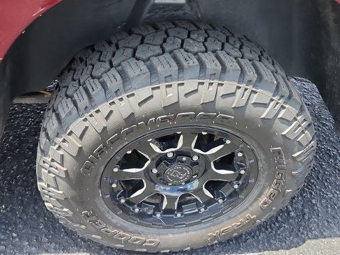 Used 2018 RAM 1500 Express AWD/4WD image 11