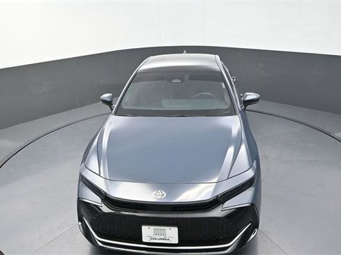 Used 2025 Toyota Crown Limited image 10