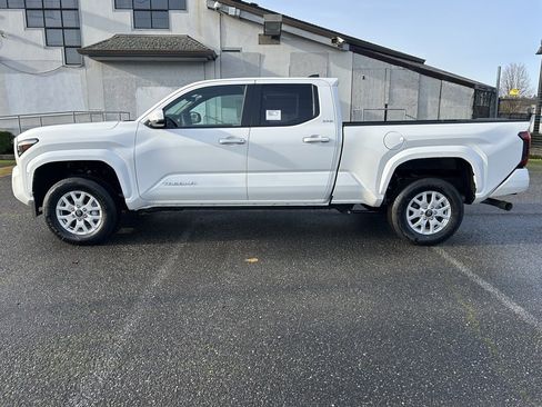 New 2026 Toyota Tacoma SR5 image 8