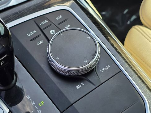 Used 2021 BMW 330i Sedan w/ Driving Assistance Package image 44