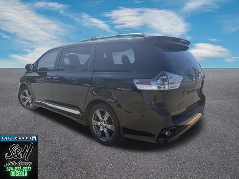 Used 2017 Toyota Sienna SE Premium w/ Protection Package FWD image 7