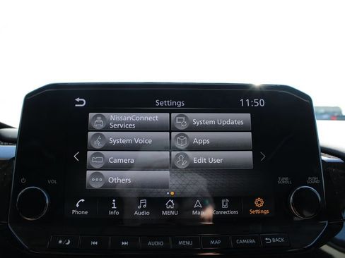 Used 2025 Nissan Pathfinder SL FWD image 51