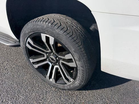 Used 2020 Chevrolet Tahoe LS RWD image 4