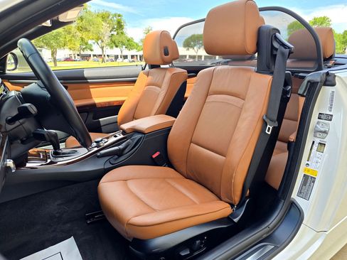 Used 2013 BMW 335i Convertible RWD image 22