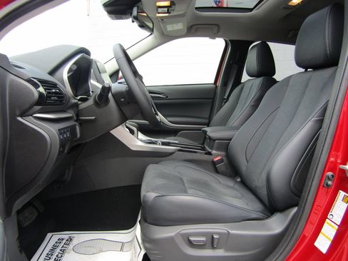Used 2026 Mitsubishi Eclipse Cross SE AWD/4WD image 3