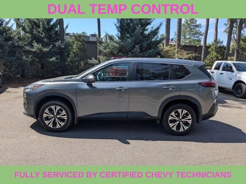 Used 2023 Nissan Rogue SV image 10