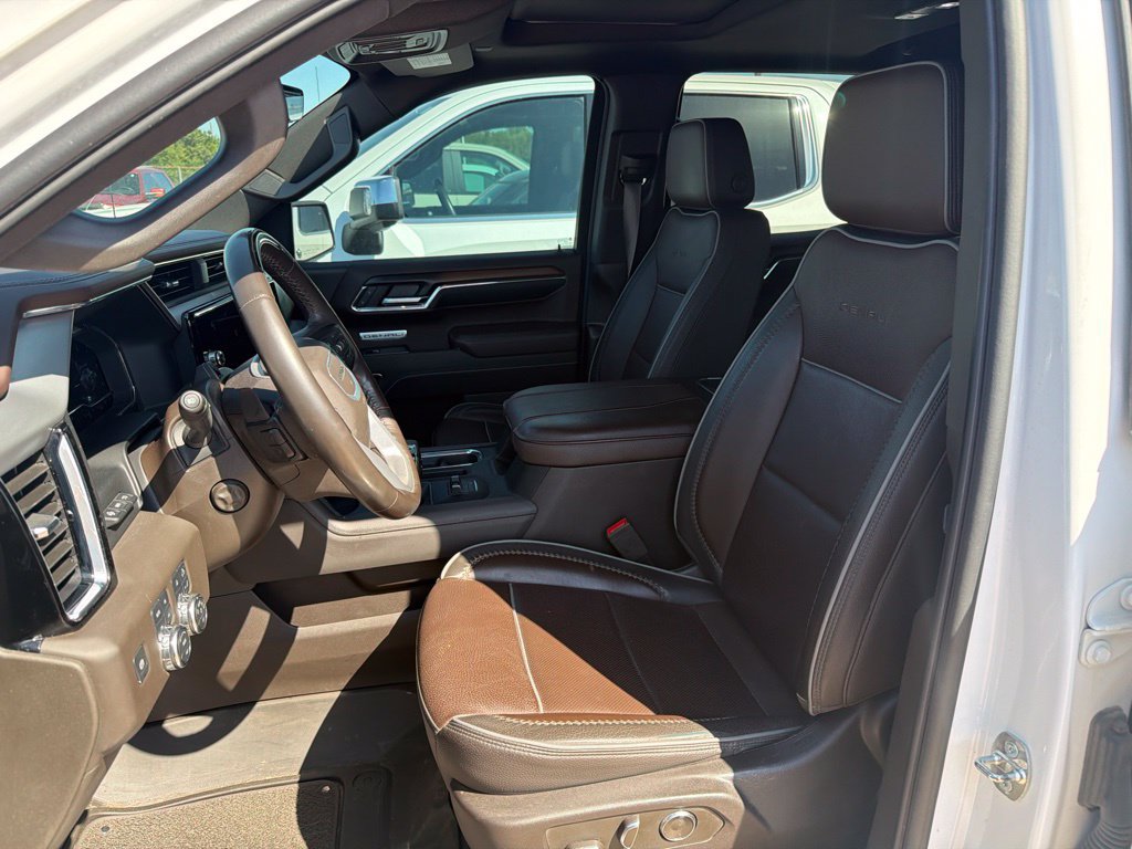 Used 2024 GMC Sierra 1500 Denali w/ Technology Package AWD/4WD image 8