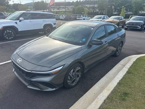 Certified 2025 Hyundai Elantra Sport w/ Cargo Package FWD image 2