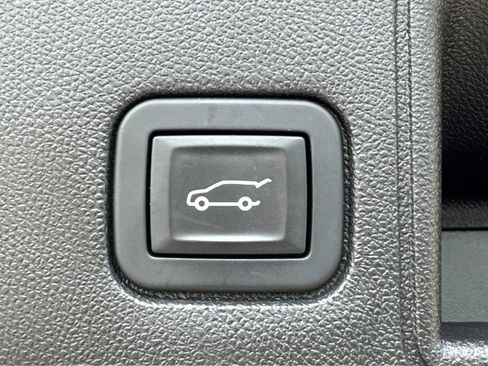 Used 2019 GMC Terrain SLT w/ Preferred Package FWD image 19