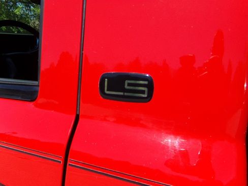 Used 2000 Chevrolet Silverado 1500 LS w/ Off-Road Chassis Pkg image 13