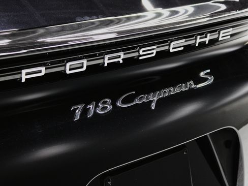 Used 2025 Porsche 718 Cayman S w/ Sportdesign Package RWD image 36