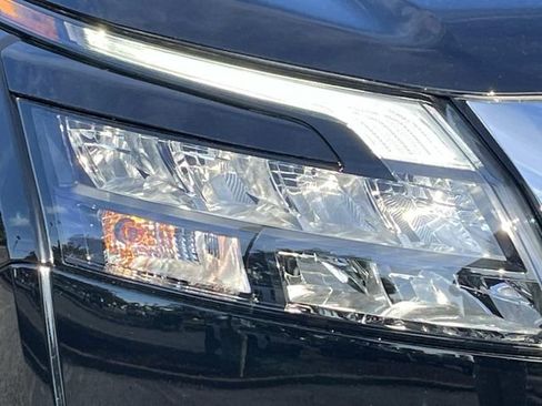 Used 2025 Nissan Pathfinder Platinum w/ Cargo Package FWD image 9