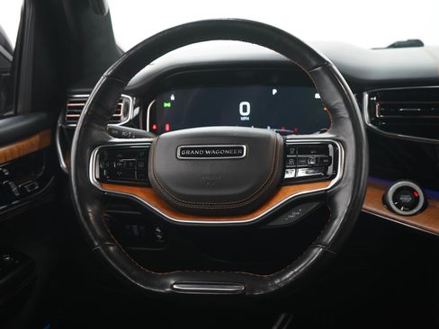 Used 2023 Jeep Grand Wagoneer Series III AWD/4WD image 19