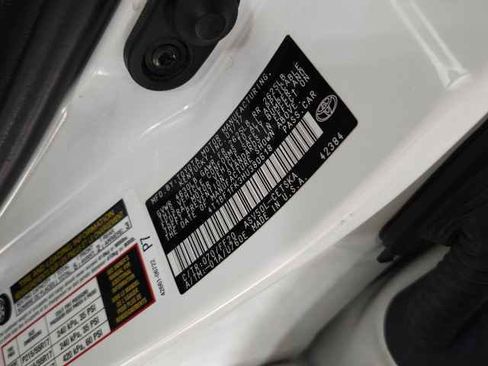 Used 2017 Toyota Camry SE w/ Moonroof Package FWD image 28