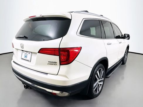Used 2016 Honda Pilot Touring image 5