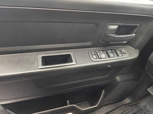 Used 2019 RAM 1500 ST w/ SXT Plus Group AWD/4WD image 40