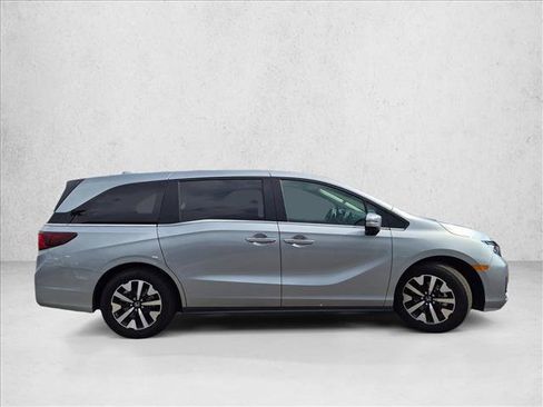 Certified 2026 Honda Odyssey EX-L image 4