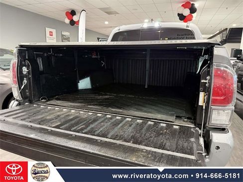 Used 2021 Toyota Tacoma TRD Sport w/ Technology Package image 15