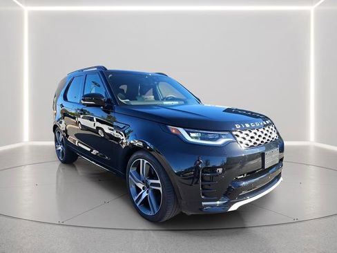 Certified 2023 Land Rover Discovery Metropolitan Edition image 7