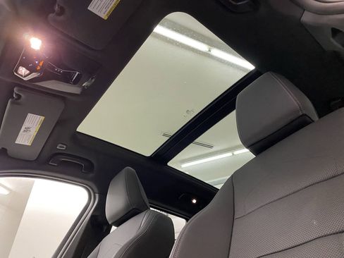 Used 2025 BMW X1 xDrive28i w/ Premium Package image 14