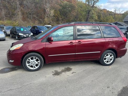 Used 2006 Toyota Sienna XLE Limited image 1