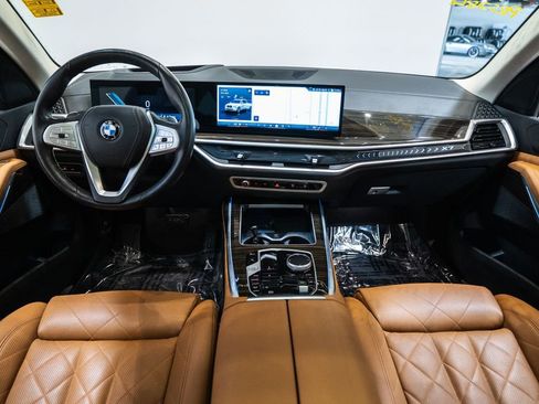Used 2024 BMW X7 xDrive40i w/ Parking Assistance Package image 11