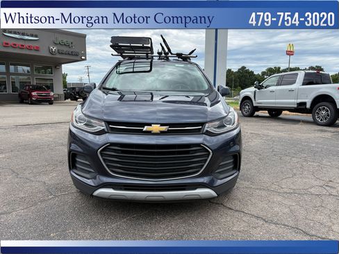 Used 2018 Chevrolet Trax LT w/ LT Convenience Package FWD image 2