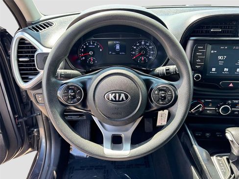 Used 2021 Kia Soul S FWD image 11