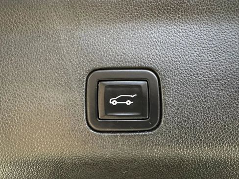 Used 2021 Chevrolet Suburban High Country w/ Premium Package AWD/4WD image 31