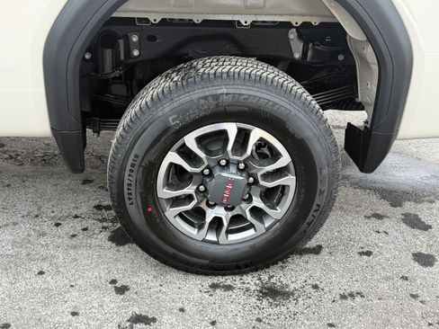 New 2026 GMC Sierra 3500 SLE image 10