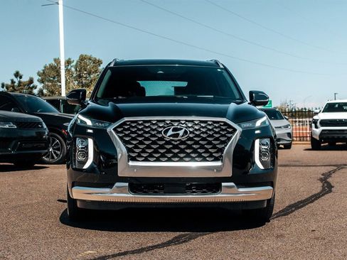 Used 2022 Hyundai Palisade Calligraphy image 2