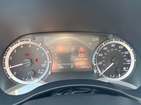 Used 2023 Toyota Highlander XLE AWD/4WD image 14