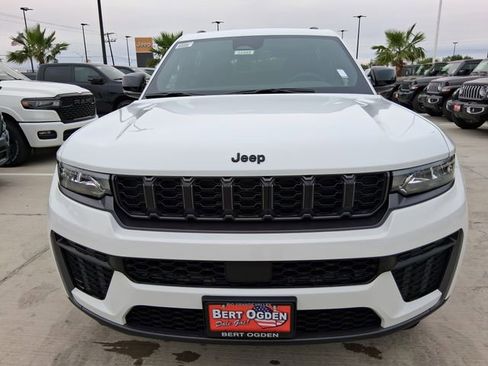 New 2026 Jeep Grand Cherokee L 2WD image 2