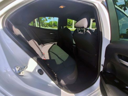 Used 2020 Toyota Corolla SE FWD image 10