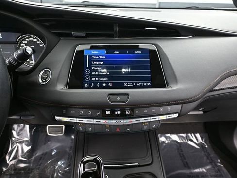 Used 2023 Cadillac XT4 Sport image 33