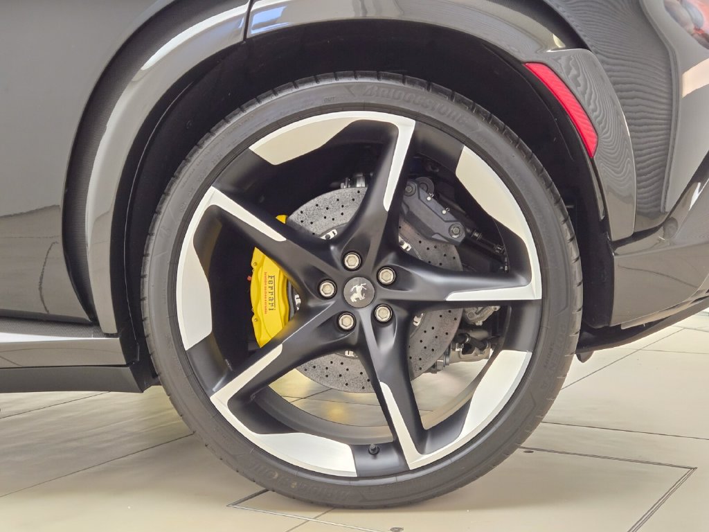 Used 2025 Ferrari Purosangue AWD/4WD image 14