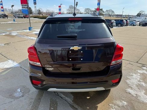 Certified 2022 Chevrolet Trax LT w/ LT Convenience Package image 4