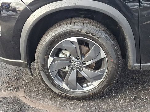 Used 2024 Nissan Rogue SV image 8