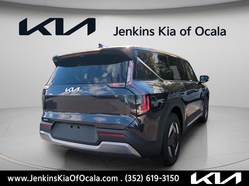 New 2026 Kia EV9 Light RWD image 3